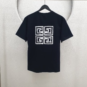 지방시 GIVENCHY 23 SS 그래피티 로고 프린팅 티셔츠 블랙